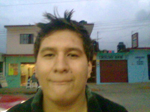 mm me gusta leer salir apasera me encanta el cine la musica rock pop y el metal jeje