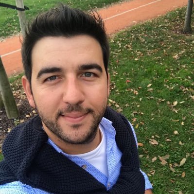 Emreecolak's profile picture. Geneli tebessüme dayali bir hayat.