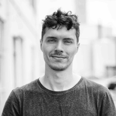 Lurepasser på Twitter, men har ellers mest travlt med at lave film og spise min børns slik mens de sover...