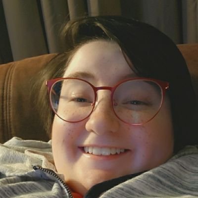 Graphic Design major • Turtle and tortoise enthusiast • Artist • Avid reader