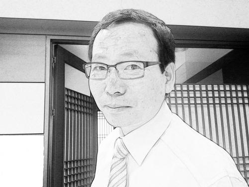 모두가 사람같이 사는 사회가 되었으면 하는 직장인입니다.