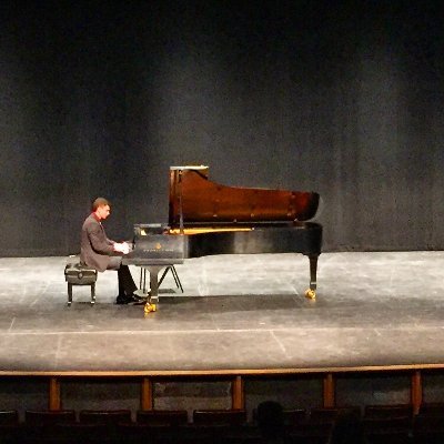 Daniel McIntyre has been an aspiring pianist since 2008 when he first started playing. Starting late, he quickly grasped the art of piano performance and was ac