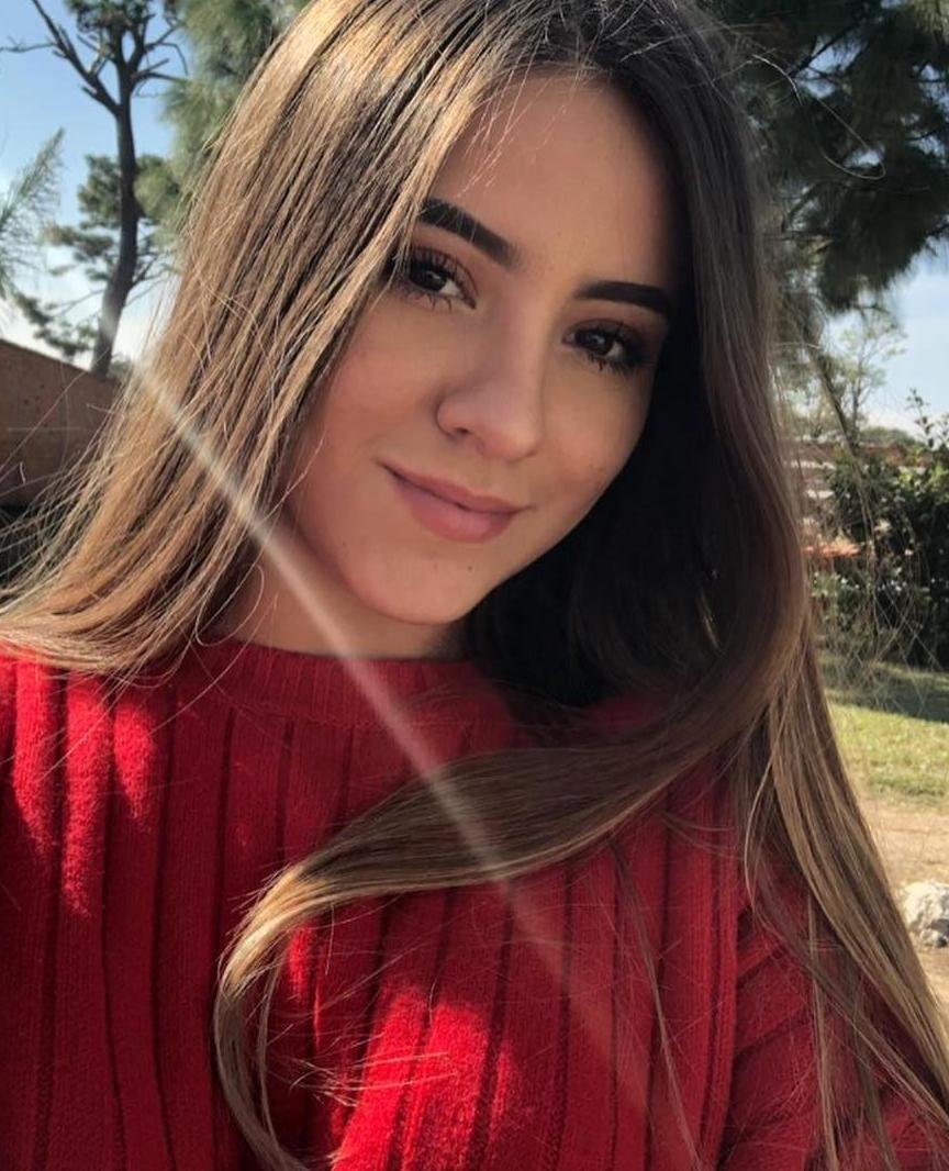A beautiful girl wants to meet an interesting men!Add me and I´ll send you a message with my most favorite photo 🎀😋🍑