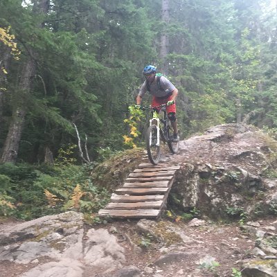 Mountain Bike Guiding, Bike Packing & Coaching operating in Western Canada (AB, BC & the Yukon). Let us help you find more Flow on your bike & in your life!