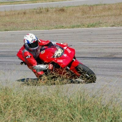 Quien Monta en Moto y en Bici no envejece. Siempre con el MOTOCICLISMO. FORZA DUCATI