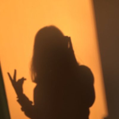 věčně zalezlá na twitteru s muzikou v uších 🎵 retweety jsou moje!