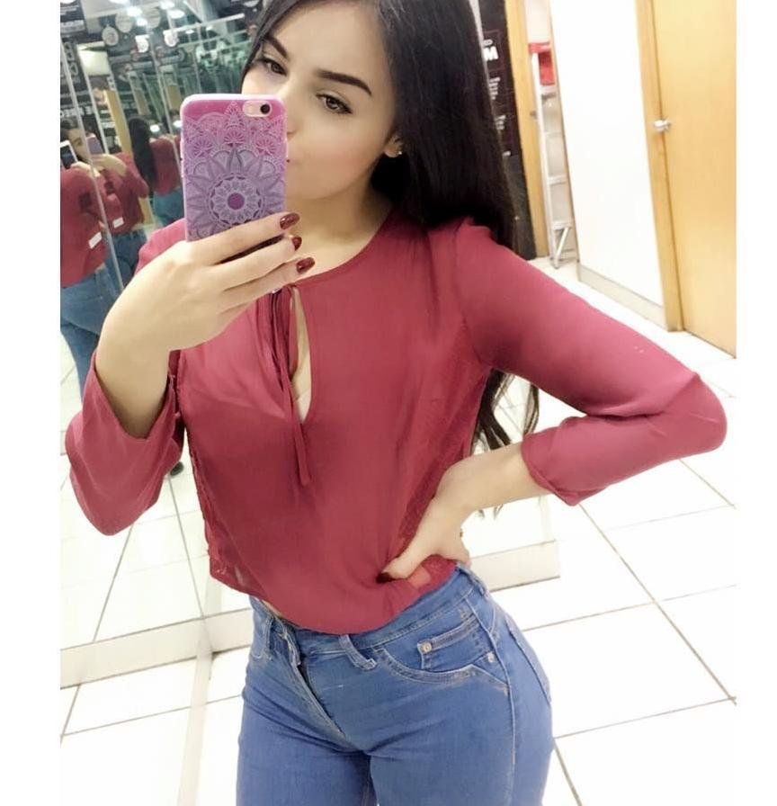 Im a sexy girl whose looking to meet fun and curious people.Follow me and receive my hot photos in Direct 💖💝😋