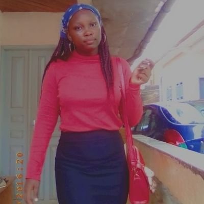 Fille souriante, très sociable, calme, intelligente 😉et chrétienne 🤞🙏