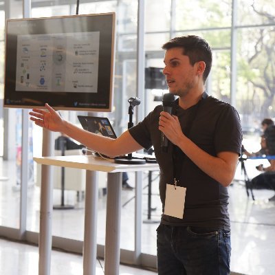 Arquitecto de soluciones Microsoft especializado en Microsoft 365 y Power Platform.