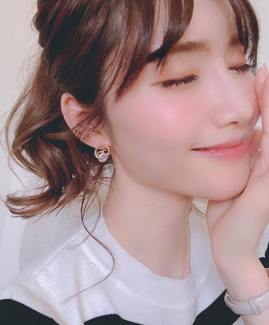めっちゃさみしいよ~ あーあ、誰かそばにいたら、・・・ ねえ、フォーしてくれないの? いい写真見せるからさ(^_-)-☆
🎀😋😚