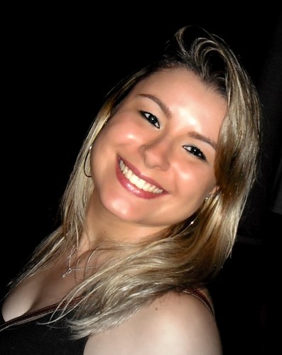 Zootecnista, apaixonada pelos animais e com um talento incrível pra gastronomia, próximo sonho que vou realizar!Pós graduação em Marketing e aprendendo muito!
