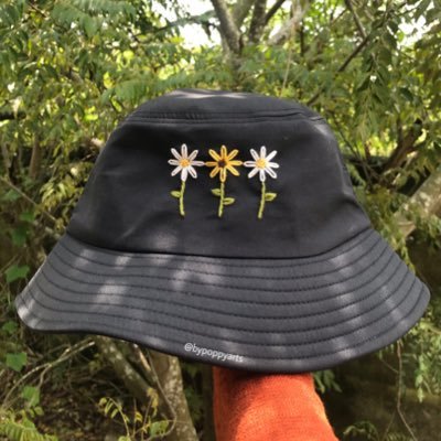 bucket hat/ cap/ hoop/ totebag HANDMADE WITH LOVE, based in 🇲🇾 ❌ rush order, ❌ refund //// ORDER MELALUI DM IG OR TWITTER (ship worldwide 🌎🇧🇳🇸🇬)