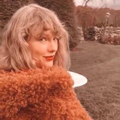 taylorrswa's profile picture. new account! || she IS the music industry || evermore stan