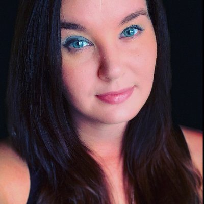 Author of The Rogue Trilogy | https://t.co/wxxssl4LOH | Gaming/Streaming: @itssquirrelli