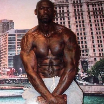 fitness / body trainer QuincyI love fitness and healthy living.: gator que i make this fed shit look easy gator/gurilla cut pics soon /IG Quincy Jones gator que
