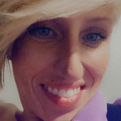 hollyluvsjameel's profile picture. 