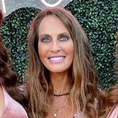 Daughter, Sister, Aunt, Wife, Mother of 3, Grammy of 5 👧🏻👧🏼👦🏼🧒🏻👶🏻Director/Owner @BikramYogaKaty 🪷 Blessings Always 🤍 🍊 🕯️