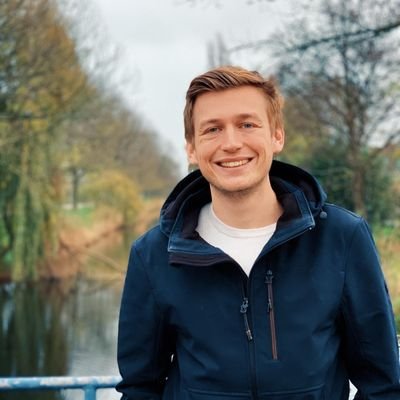 Geschiedenis docent op het IJburg College | PvdA Fractieondersteuner Amsterdam - Noord| Vice-voorzitter onderwijsnetwerk PvdA | Gitarist/Songwriter bij Delta