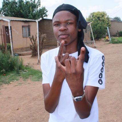 Off da street co-founder and ambassador
model from maklera
📸📸📸