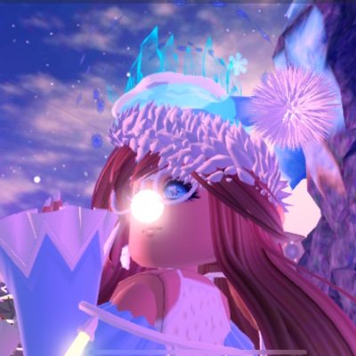 Royale high trader :)✨ currently trading 100 dollar roblox giftcard for light halo and winter 2020 halo and diamonds :)