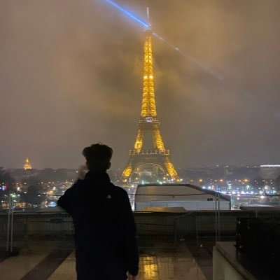 Au village pour ma sépulture, autour de moi j’vois des 🐍 et des 🦅