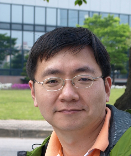 KISTI Supercomputing Center / 물리화학전공 / 과학칼럼니스트 /  Studied/worked at 서울대, POSTECH, MIT, Cambridge Univ, Univ. of Penn. and Edinburgh Univ./