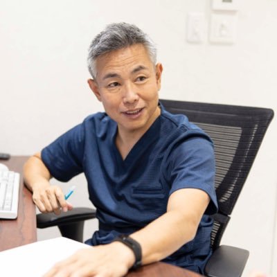 「ヘアー&スキン クリニック」総理事長の「長井正寿」です。実は親父もじーちゃんもつるっパゲという正真正銘のハゲのサラブレッドです。私自身も、治療薬と植毛を受けた効果で頭皮が薄く見えなくなりました。薄毛対策に役立つことを発信していきます。【ホンマでっか!?TVにAGAの医師として4回出演】