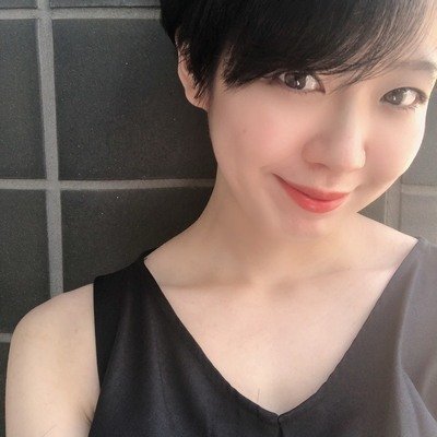 6RtQpKlOC487gyt's profile picture. 貧乏な母子家庭育ち(´•̥ ω •̥` )⇒介護職に就くもブラックすぎてウツ病になり退職⇒スーパーでレジ打ち⇒今の現状を変えたいと思い、ネットビジネスに出会う⇒3ヵ月で月収100万円達成💖
時間とお金が自由になって幸せな毎日に💛
わたしの様に現状を変えたいと思っている人を無料でサポートしてます✨