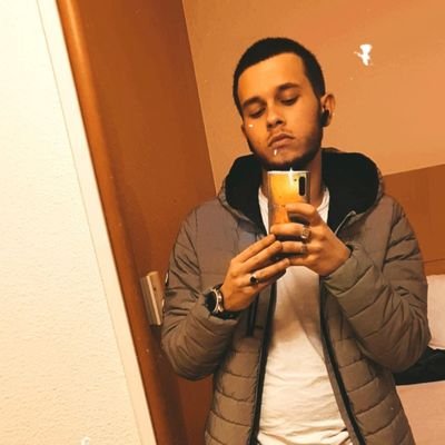 MaunetL's profile picture. 