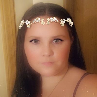 ChapmanChappy92's profile picture. Husky Mom, truck driver's daughter