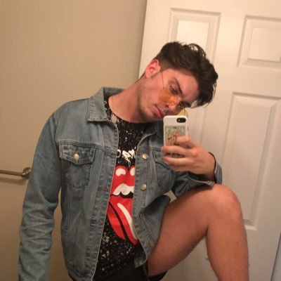 Ian97wilson's profile picture. extremely good at being a dumb bitch