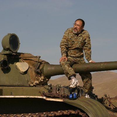日本を愛し護りたい、老い先短い酔いどれ爺ィ
リツイートいいねを全て、肯定している分けじゃ無い。
祖祖父文政三年生 隈厚 曾祖母文政九年生ともまつ奄美大島
祖父 隈逸 安政三年生 祖母お兎まつ 安政二年生
父 隈豊 明治30年生 母ユキ 大正5年生