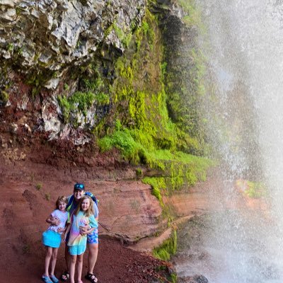 Savannahrae34's profile picture. WCU Alumni💜💛