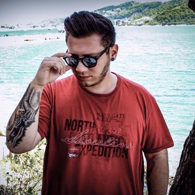 27 | Content Creator for @fnatic Network.
Streamer and Twitch Partner.
Grandmaster 747 LP EUW Peak
Biology and Genetics MSc