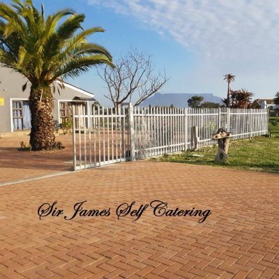 Welcome to Sir James Self Catering,
A tranquil, resting escape.
We are located in #TableView and situated in the heart of #CapeTown’s tourist attractions.