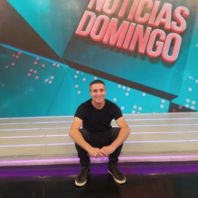 Mago , ( Escuela Adrián Guerra Magia) Pasos por Tv en América 2, Canal13,TN y C5N ,CN23 , Canal26 , Magazine , Cronica , canal 9 Tv revista paparazzi y Gente)