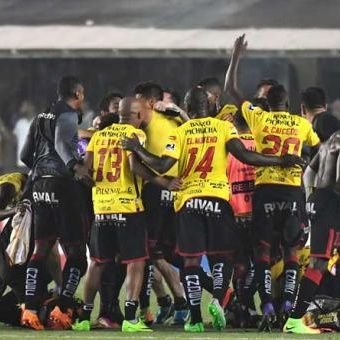 SurOscuraEc's profile picture. Decimos verdades, amantes del fútbol y ecuatoriano hasta las mismas!