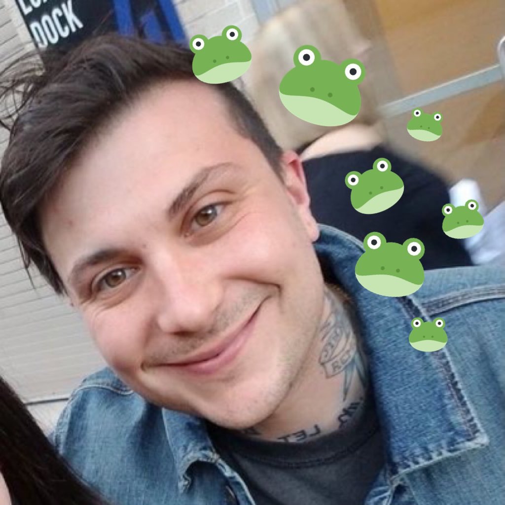 frank as frogs! / inspired by @frankpups / main: @ladybug_bitch_ @allofthesevamps 💚 DM submissions/ requests