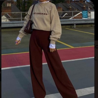 blakerev0lution's profile picture. 19, fashion 🤍