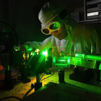 Content mainly about (electron) microscopy, detectors, photonics and lasers.
Now on: https://t.co/SWMiDQGbXz