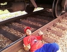 -Sempre com os pensamento desde menino
ox comedias no video game e eu.pegando mulhé hahá'┌minha vida e ser zero3um¬.

msn:hygorhf97@hotmail.com
