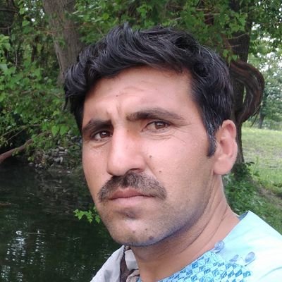 وتُعِـزُمن تشاءُ
وتُذِلُ من تشاءُ
عزت او ذلت ورکونکى يواځي اللهﷻ دى 🌹