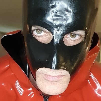 Submissive fist bottom in full rubber or lycra available as sex object, gimp, drone, slave and cum dump. on all gay socials: rubberednl.
pronouns: it