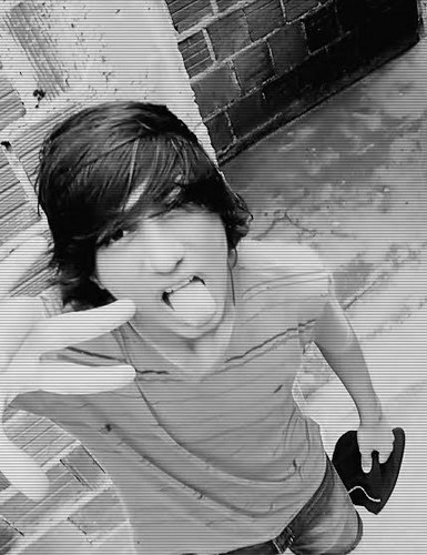 Não troque a liberdade por pura ilusão;
use a sua cabeça e também seu coração♫

Contato:L.gabriel_01@hotmail.com