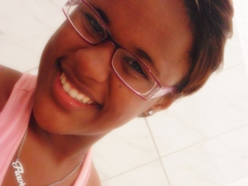 Flávia Santana ;* 16aninhos menina bahiana do sorriso lindo do ♥ TRIC0L0R apaixonado por Marcio Victor @psirico & Alisson Max @alisson_max ! Deus pra mim?É TUD0