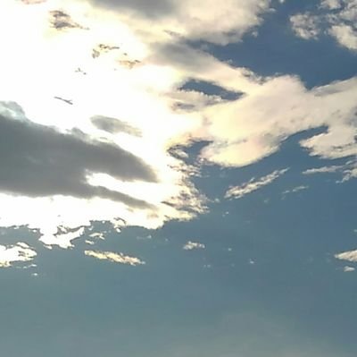 好きな人を褒めたいけど勇気がない
変なこと言ってたらごめんなさい。
