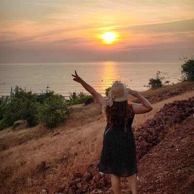 Connie10101991's profile picture. Goan by blood 🍹 but Mumbaikar at heart ♥️
Loves singing and dancing 🎤💃
music lover🎶
Wanderer ✈️