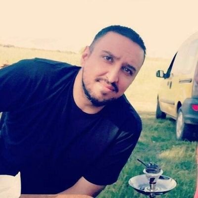 GhayssHaraty's profile picture. ‏عطيني عقل وحاسبني
😏👈