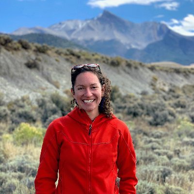 nadinegrr's profile picture. 