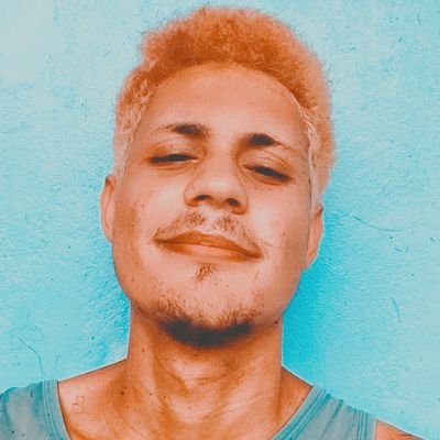Milionário, visionário e inovador. Esse é Bill Gates. Eu sou Júlio César.